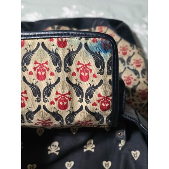 Loungefly ❤ Logo Skull & Crossbones Tote - Picture 7 of 10